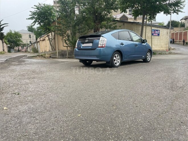 Toyota Prius-2