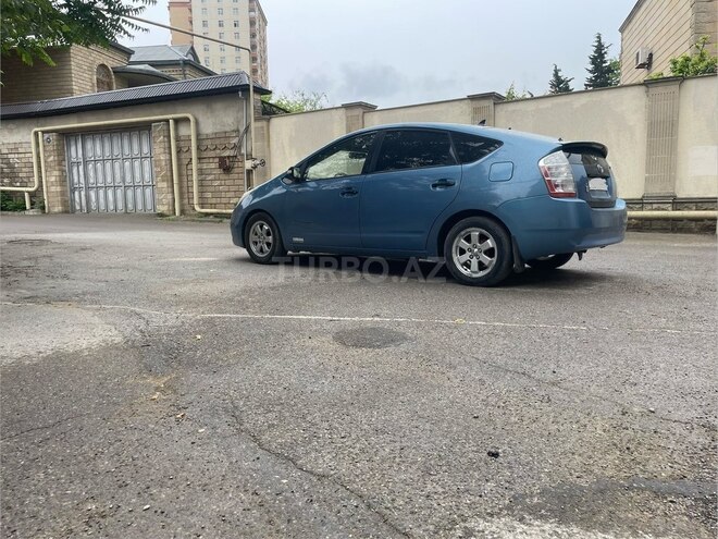 Toyota Prius-5