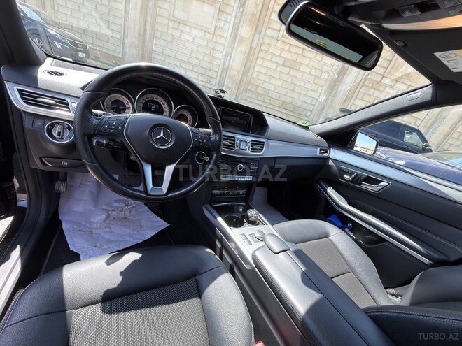Mercedes E 220-12