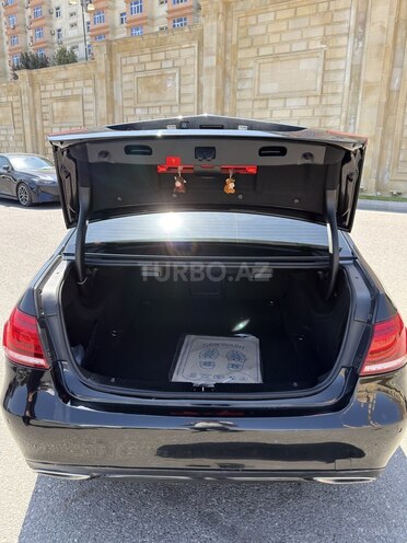 Mercedes E 220-17
