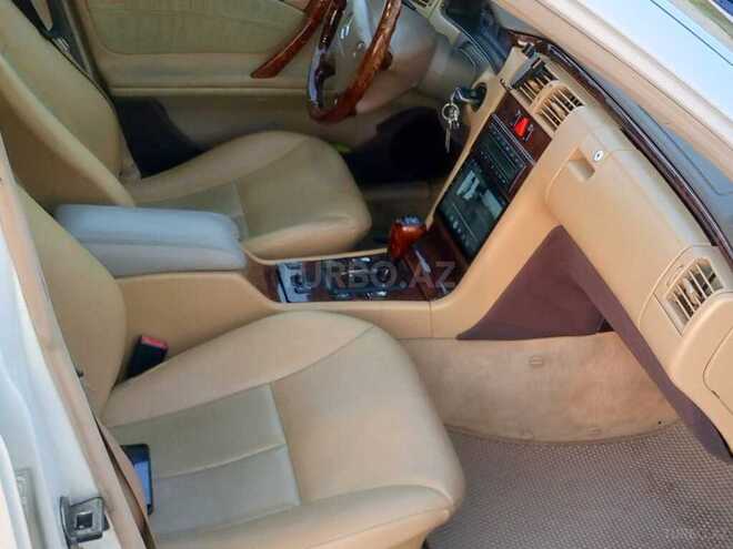 Mercedes E 280 4MATIC-5