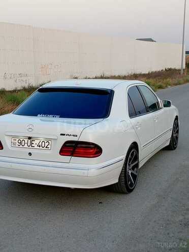 Mercedes E 280 4MATIC-3
