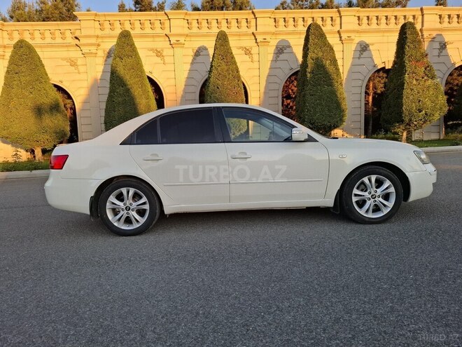 Hyundai Sonata-11