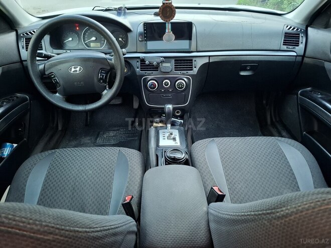 Hyundai Sonata-15