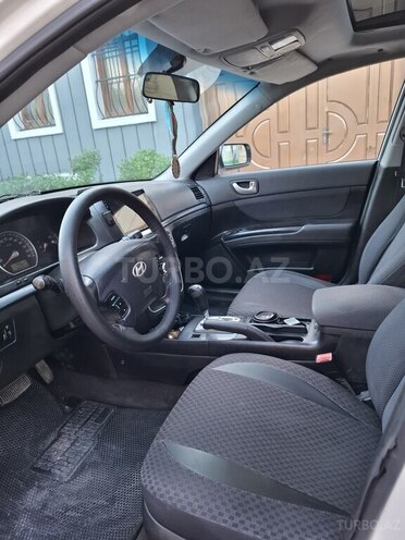 Hyundai Sonata-16