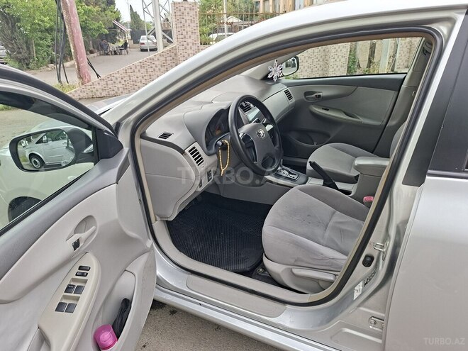 Toyota Corolla-11