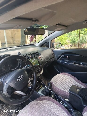 Kia Rio-16
