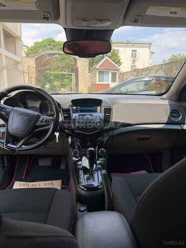 Chevrolet Cruze-13