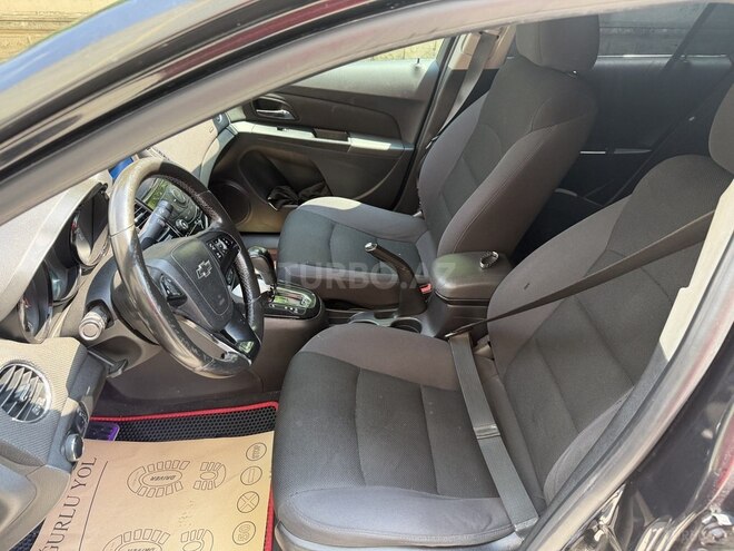 Chevrolet Cruze-9