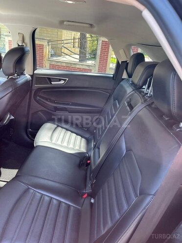 Ford Edge-12