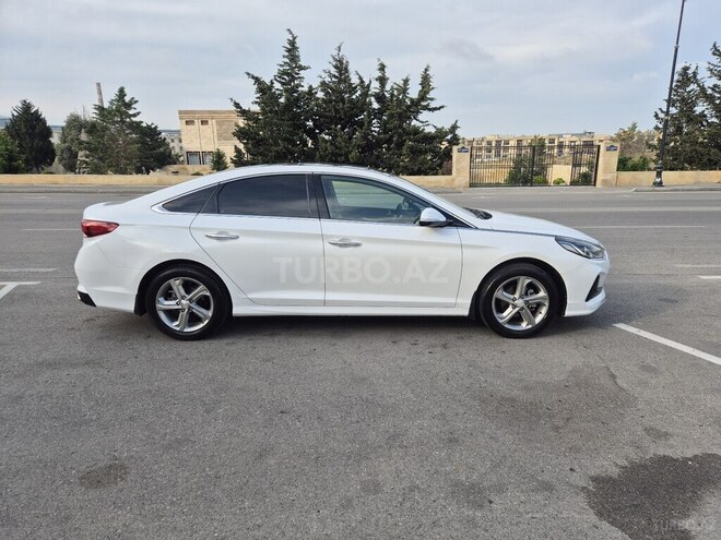 Hyundai Sonata-11