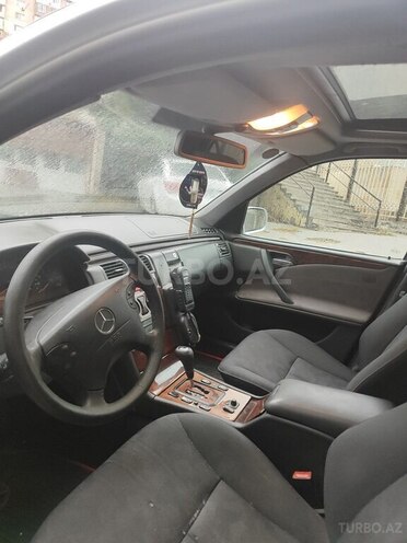 Mercedes E 240-6