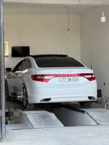 Hyundai Azera-5