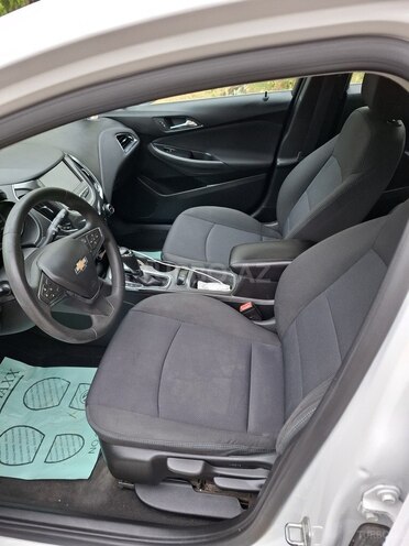 Chevrolet Cruze-13