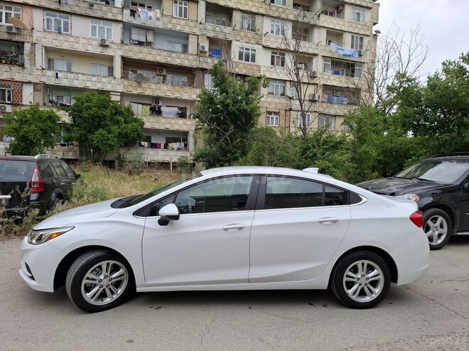 Chevrolet Cruze-17