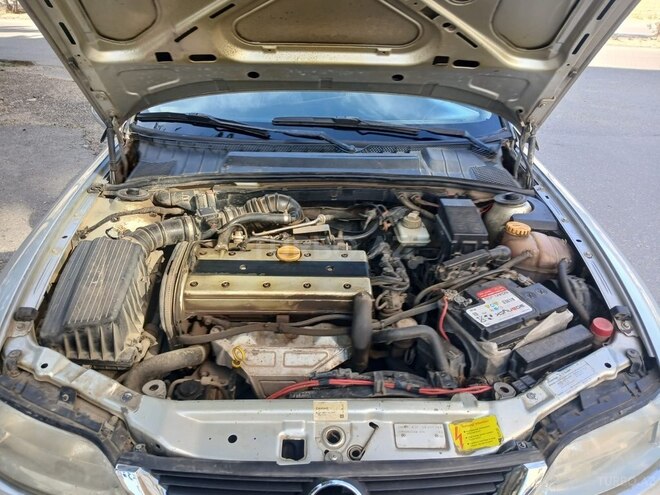 Opel Vectra-9