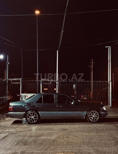 Mercedes 220 E-6