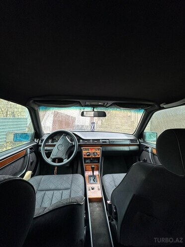 Mercedes 220 E-8