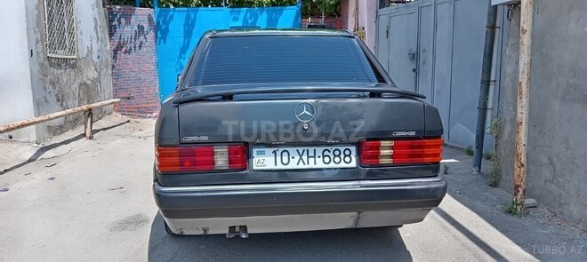 Mercedes 190-4