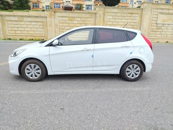 Hyundai Accent-4