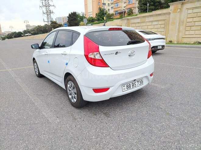 Hyundai Accent-6