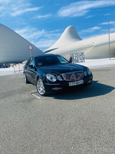 Mercedes E 220-1