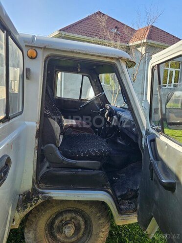 UAZ 3303-4