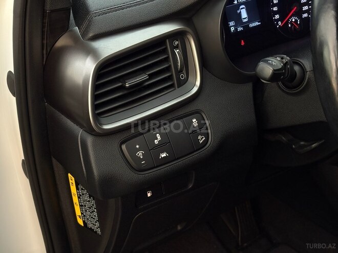Kia Sorento-12