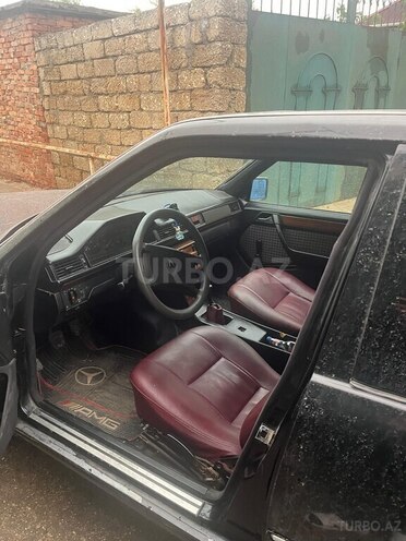 Mercedes  1990, 700,000 km - 2.0 l - Bakı