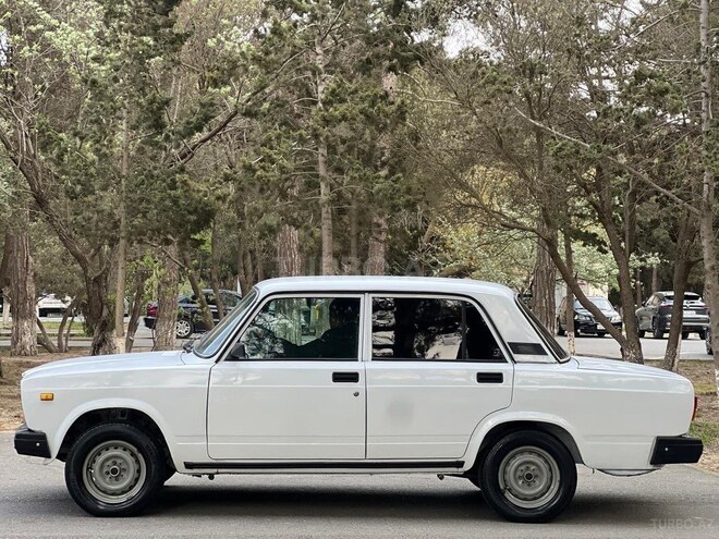 LADA (VAZ) 2107-2