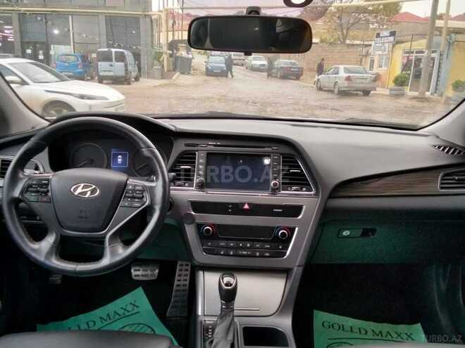 Hyundai Sonata-5