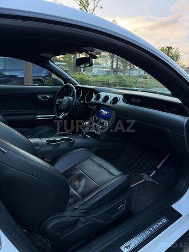 Ford Mustang-12