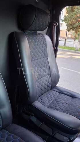 Ford Transit-7