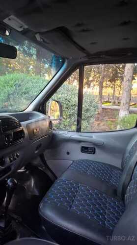 Ford Transit-16