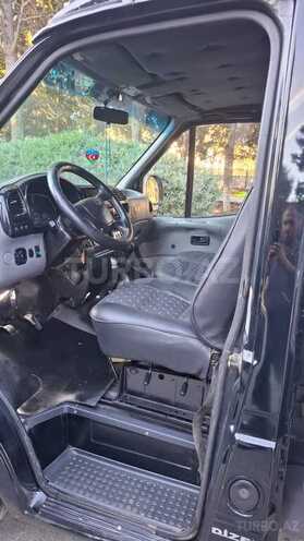 Ford Transit-12