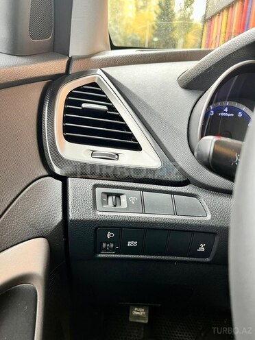 Hyundai Santa Fe-10