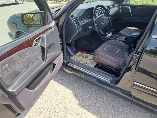 Mercedes E 230-10