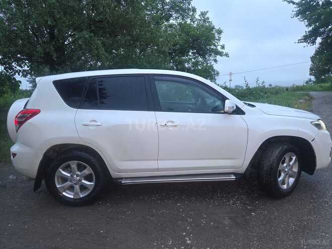 Toyota RAV4-10