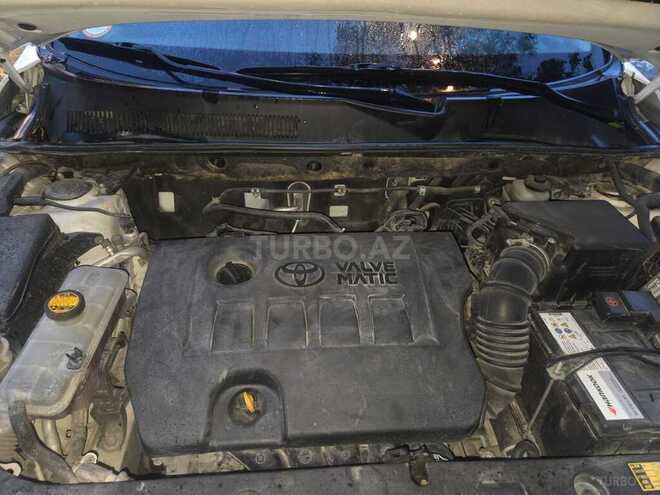Toyota RAV4-15