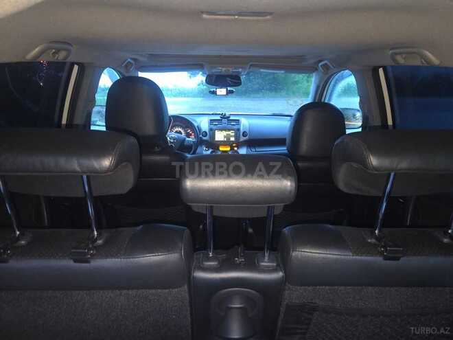 Toyota RAV4-6