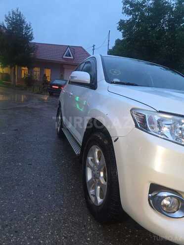 Toyota RAV4-8