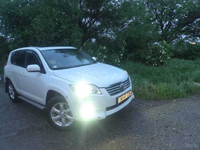 Toyota RAV4-12