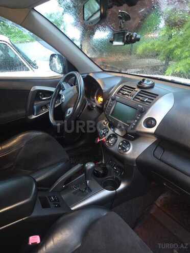 Toyota RAV4-16