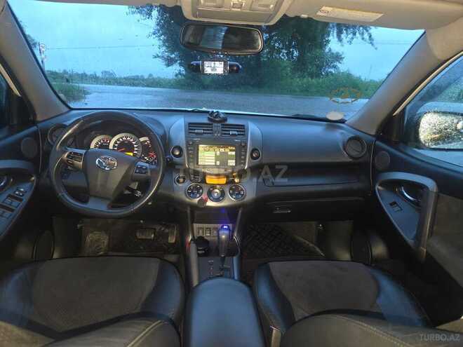 Toyota RAV4-4