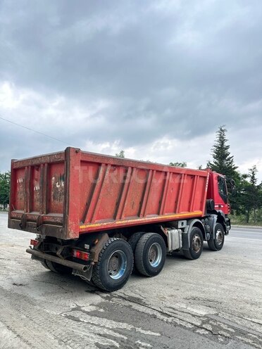 Iveco Trakker-9