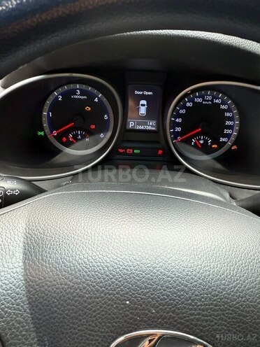 Hyundai Santa Fe-5