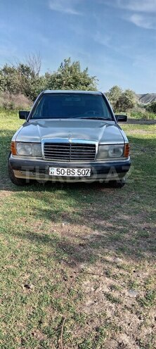 Mercedes 190-1