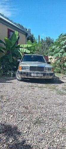 Mercedes 190-5