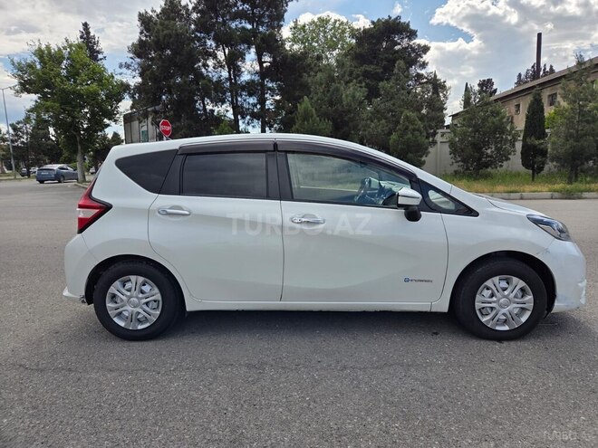 Nissan Note-2