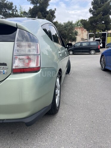 Toyota Prius-4